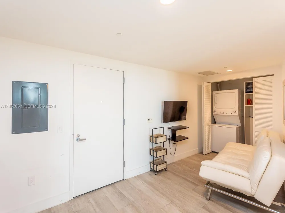 121 NE 34th St #1014 Miami, FL 33137