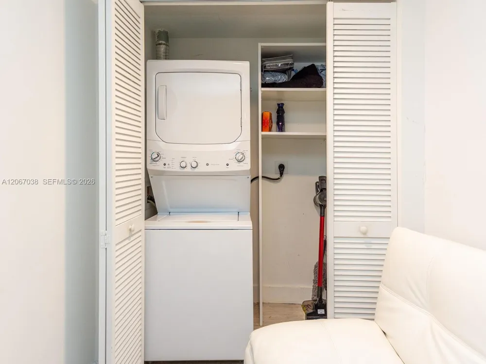 121 NE 34th St #1014 Miami, FL 33137