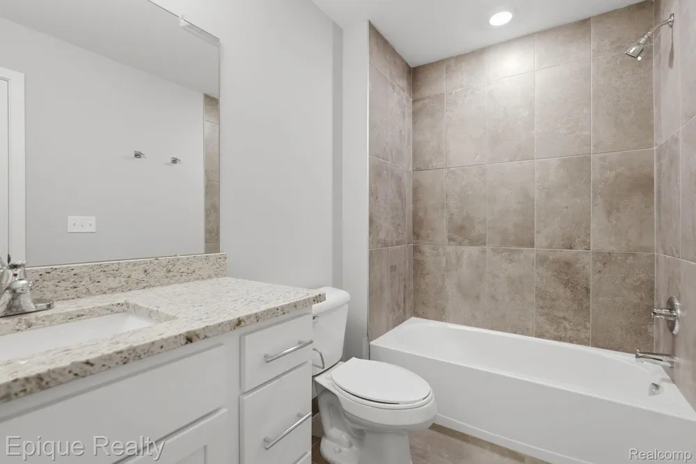 25565 Grandview Lane #33 Novi City, MI 48375