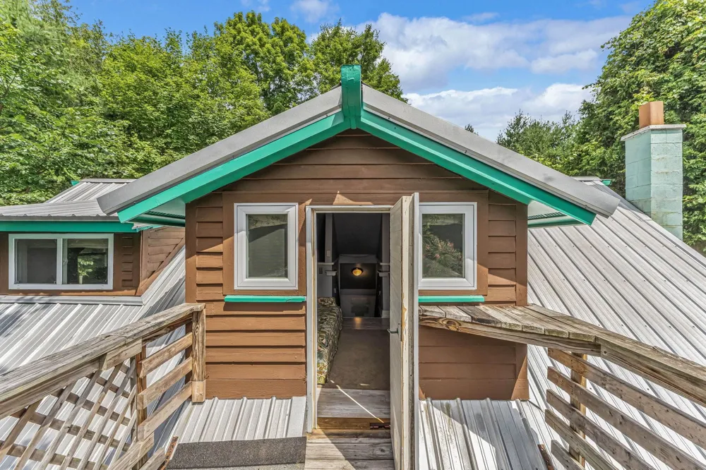 8594 W Old State Road Central Lake Township, MI 49622