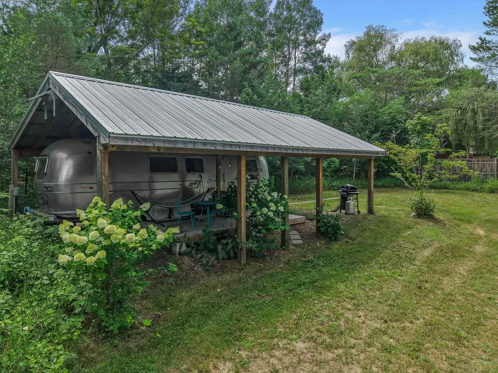 8594 W Old State Road Central Lake Township, MI 49622