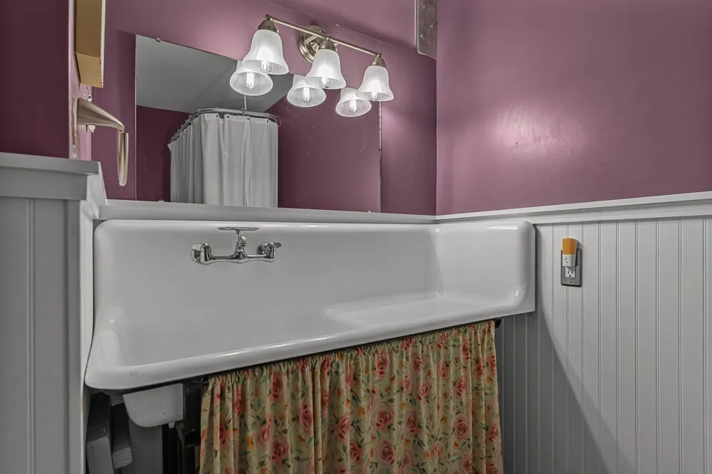 8594 W Old State Road Central Lake Township, MI 49622