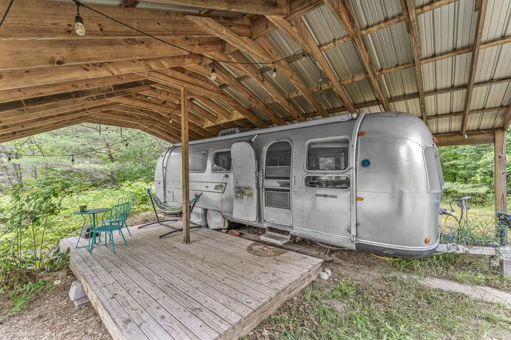 8594 W Old State Road Central Lake Township, MI 49622