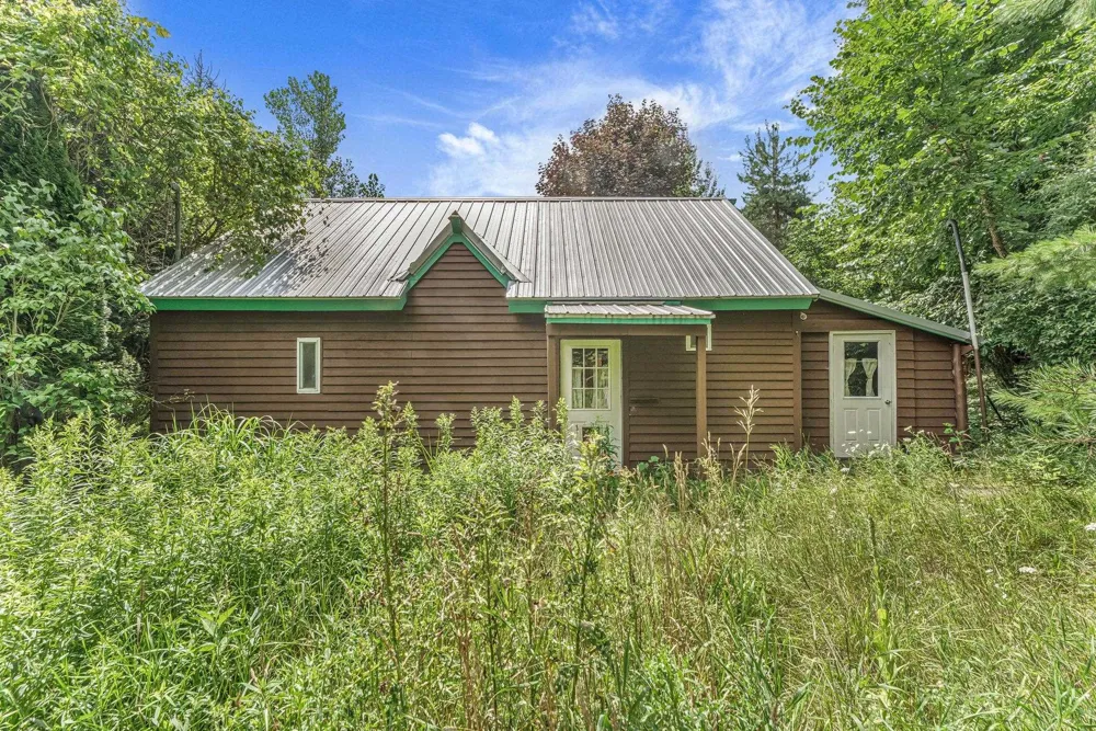 8594 W Old State Road Central Lake Township, MI 49622