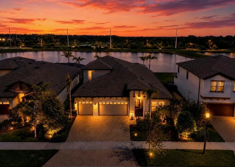 14610 RED CASTLE AVE Lithia, FL 33547