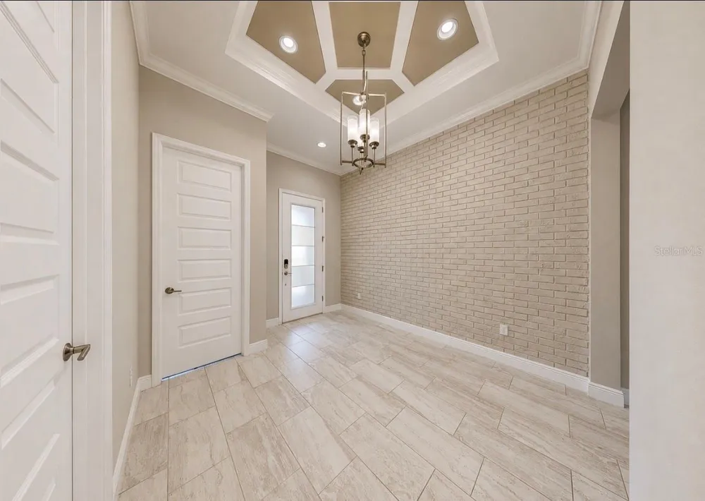 14610 RED CASTLE AVE Lithia, FL 33547