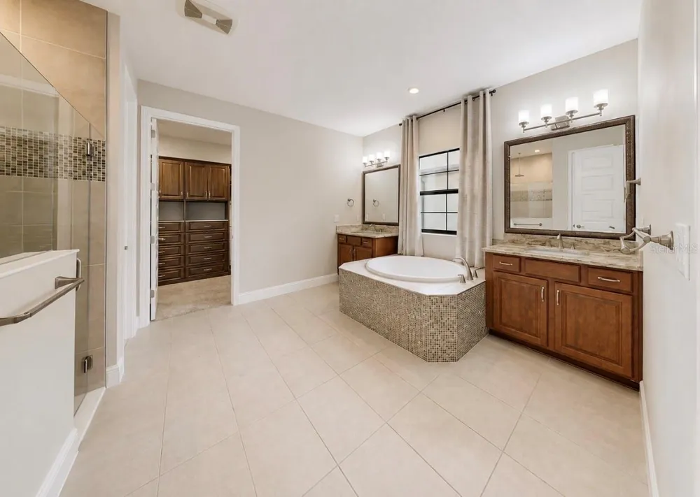 14610 RED CASTLE AVE Lithia, FL 33547