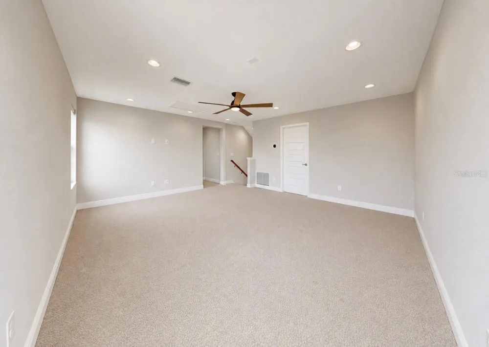 14610 RED CASTLE AVE Lithia, FL 33547