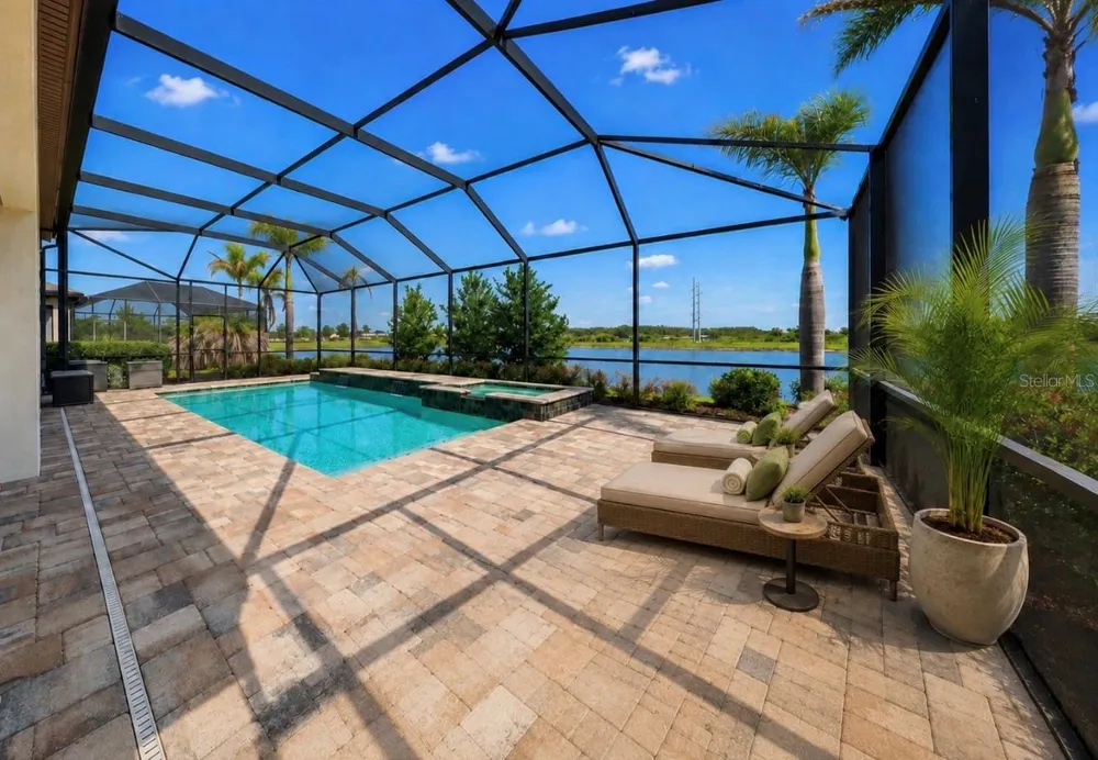 14610 RED CASTLE AVE Lithia, FL 33547