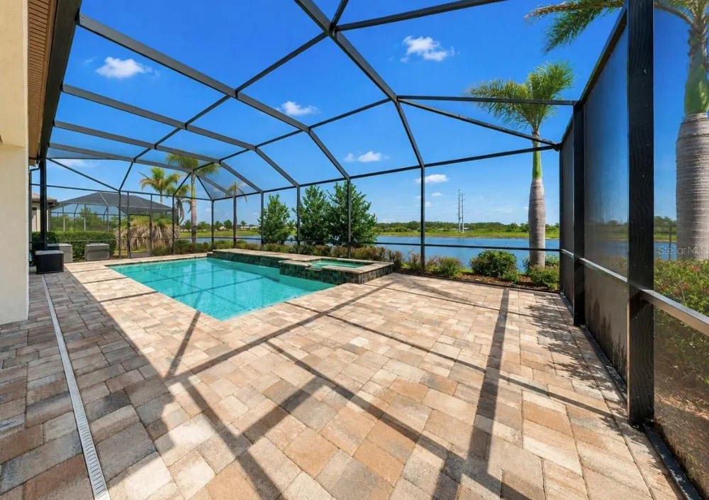 14610 RED CASTLE AVE Lithia, FL 33547