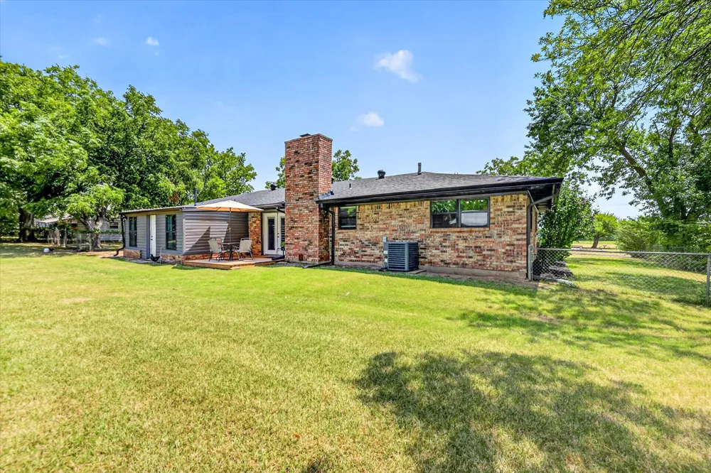 507 W South Street Whitesboro, TX 76273