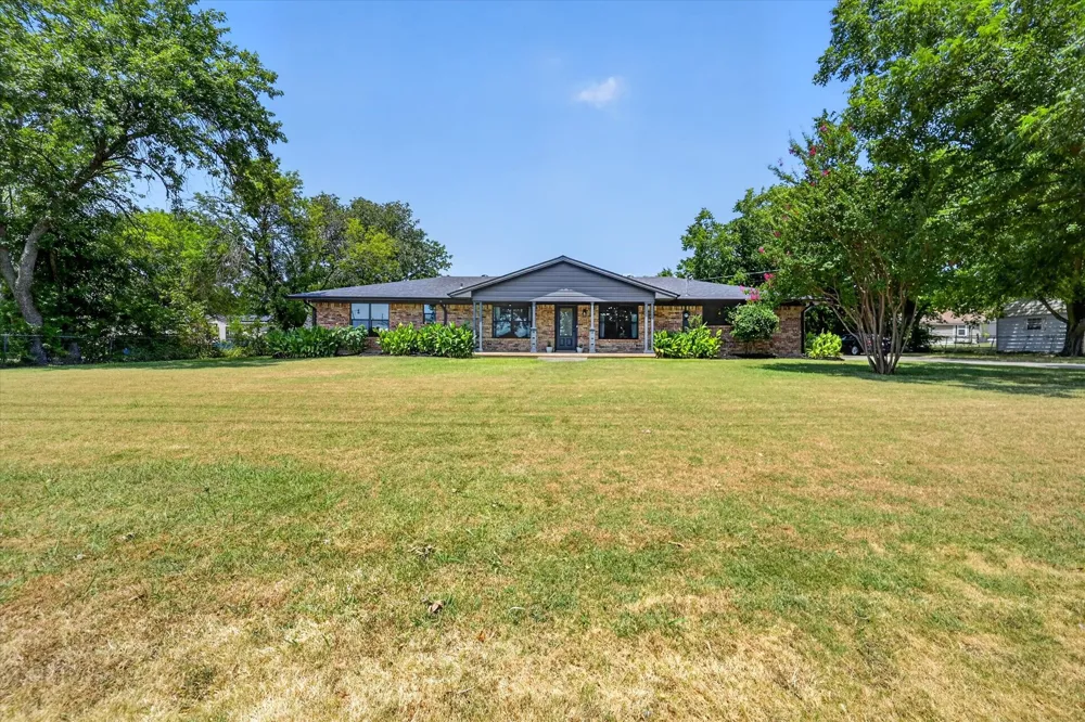 507 W South Street Whitesboro, TX 76273