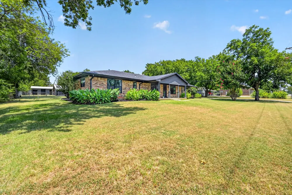 507 W South Street Whitesboro, TX 76273