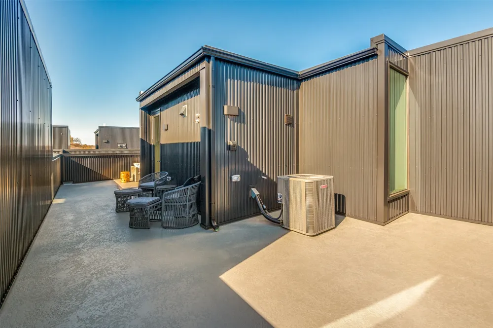 426 W 9th Street #105 Dallas, TX 75208