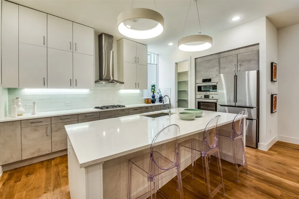 426 W 9th Street #105 Dallas, TX 75208