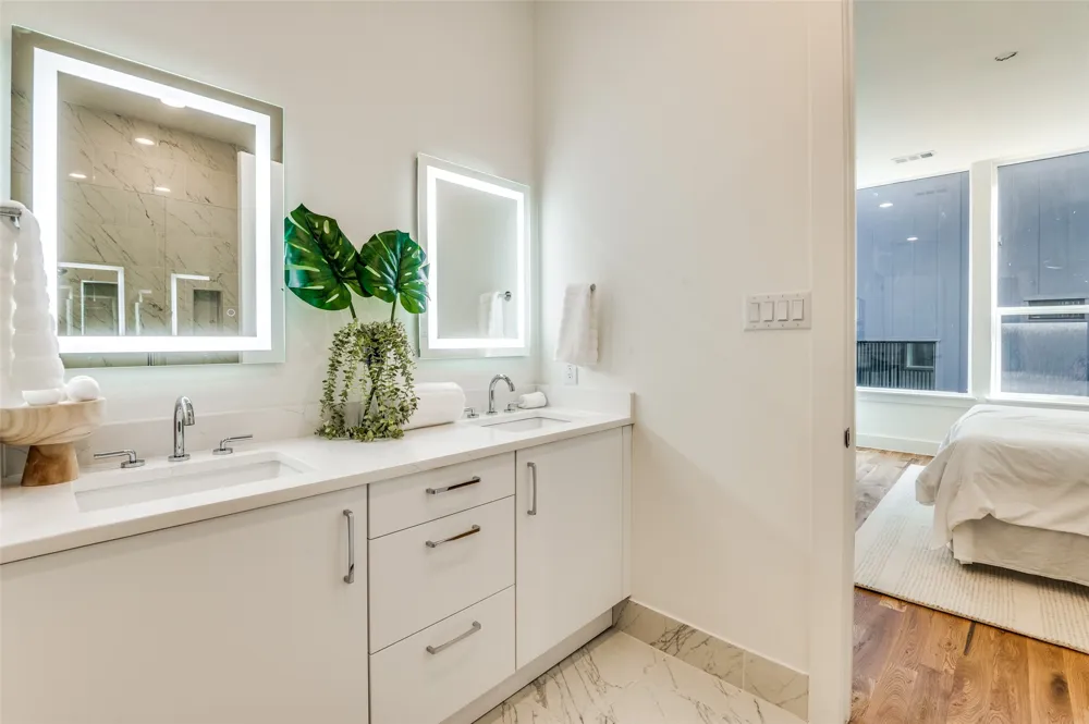 426 W 9th Street #105 Dallas, TX 75208