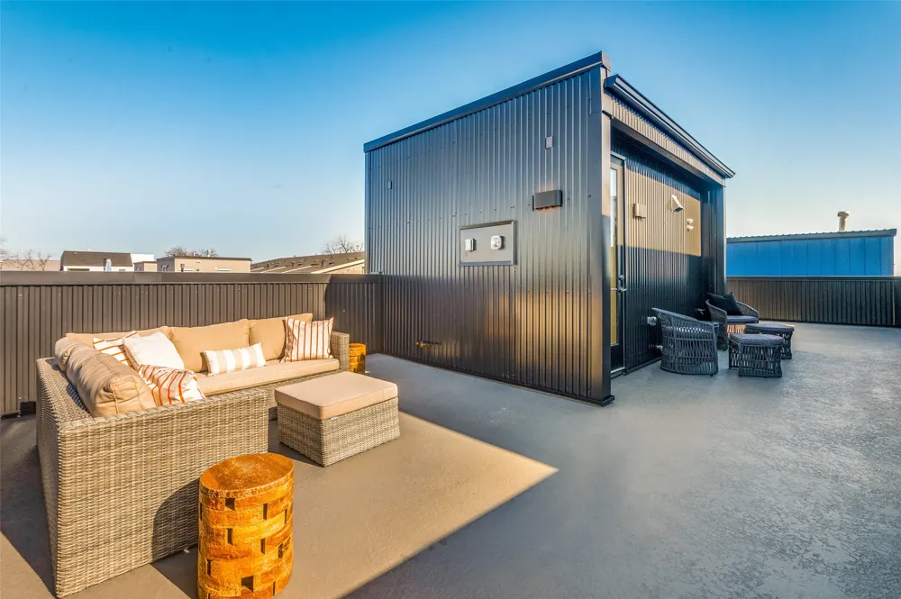 426 W 9th Street #105 Dallas, TX 75208