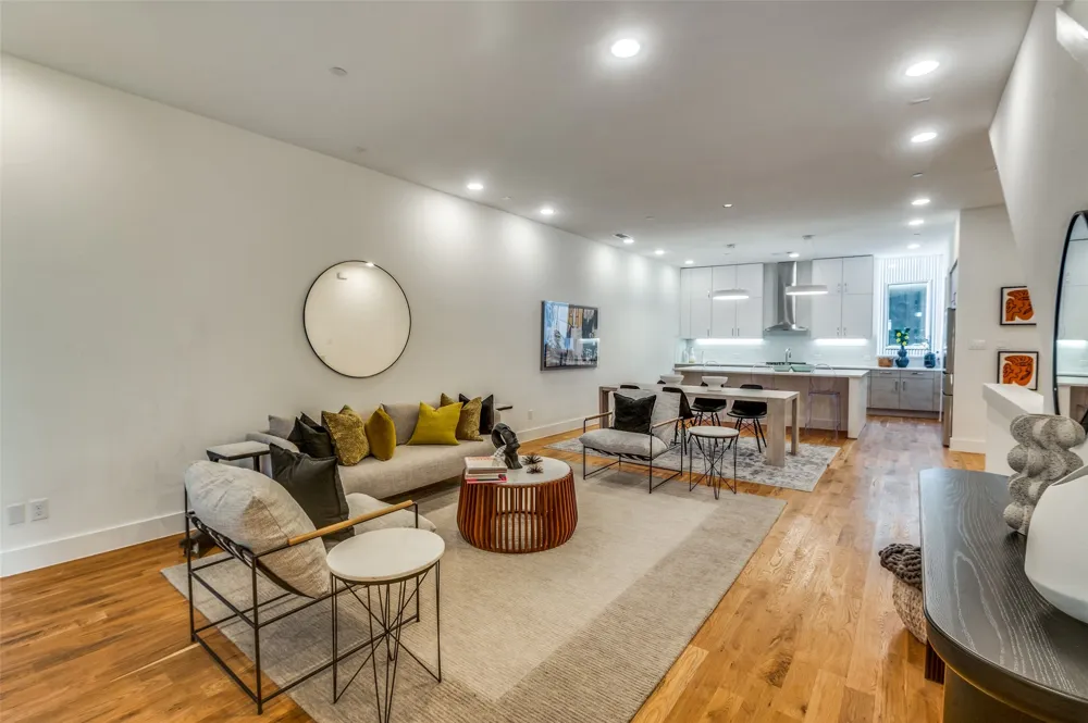 426 W 9th Street #105 Dallas, TX 75208