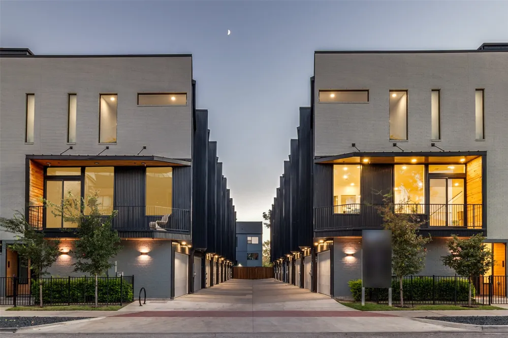 426 W 9th Street #105 Dallas, TX 75208