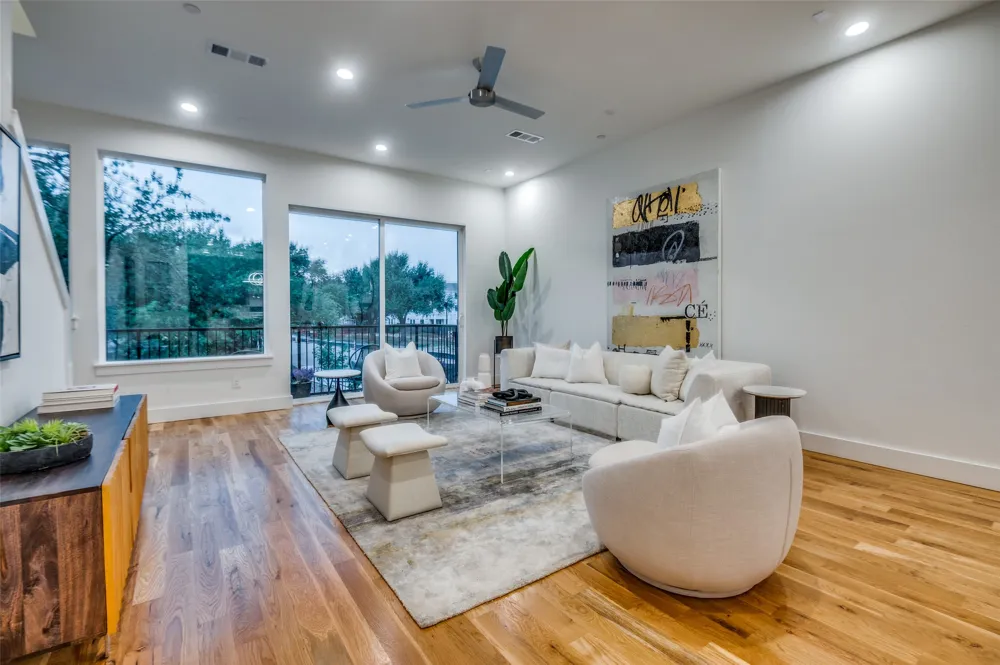 4125 Reserve Lane Addison, TX 75001