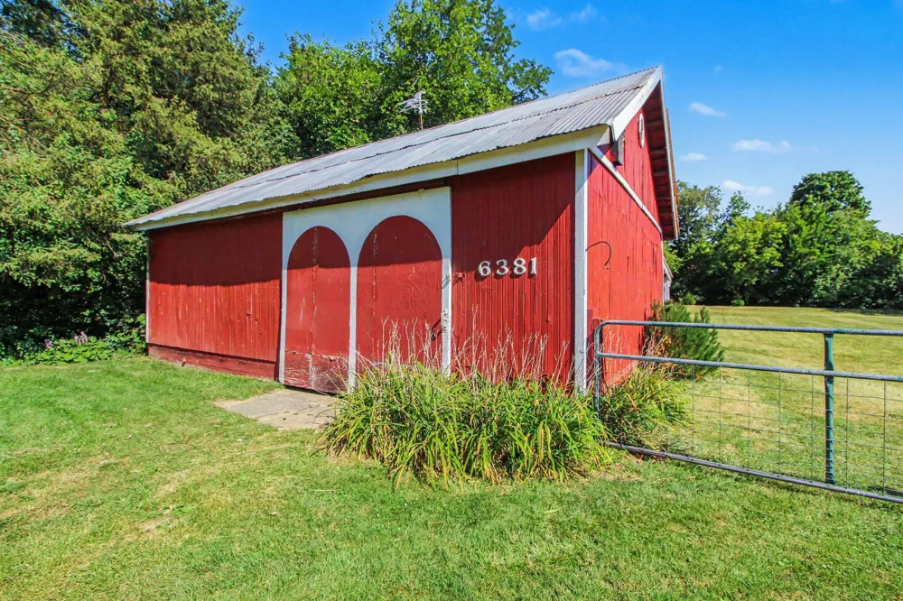 6381 Merritt Road Ypsilanti, MI 48197