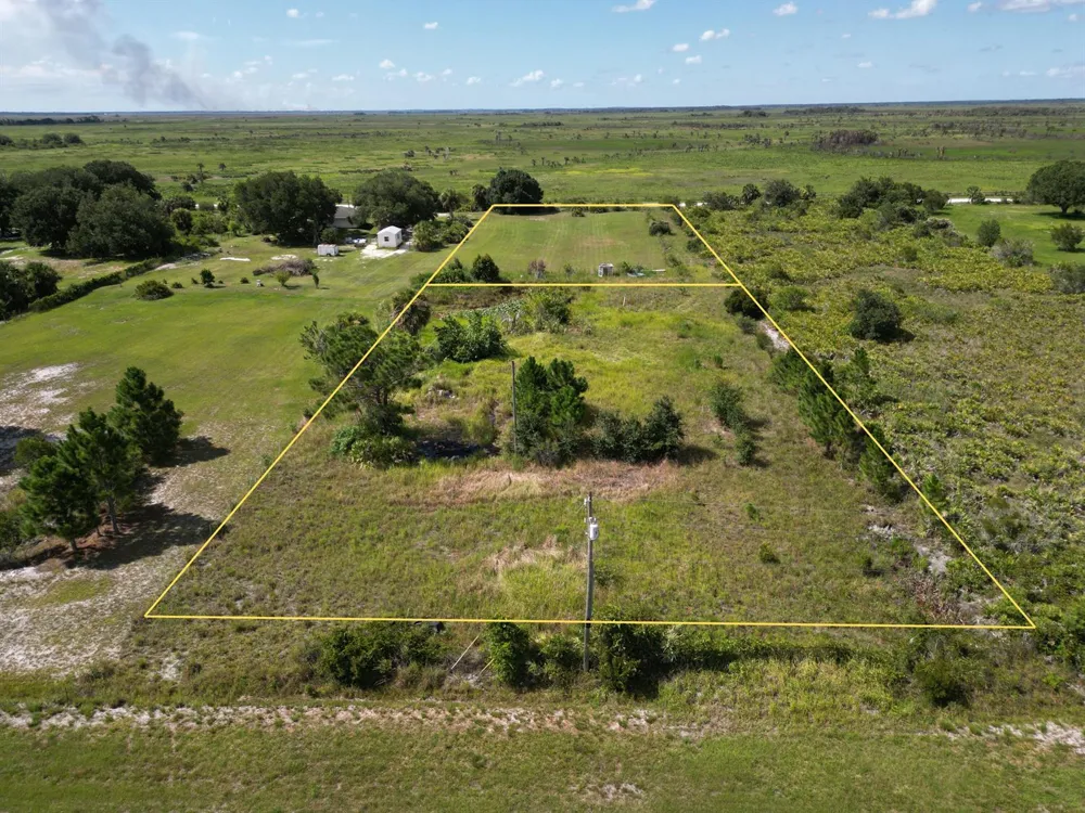18239 NW 318TH STREET Okeechobee, FL 34972