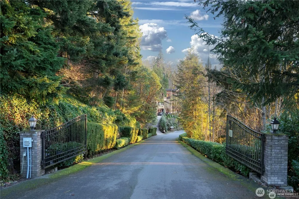 5325 145th Place SE Bellevue, WA 98006