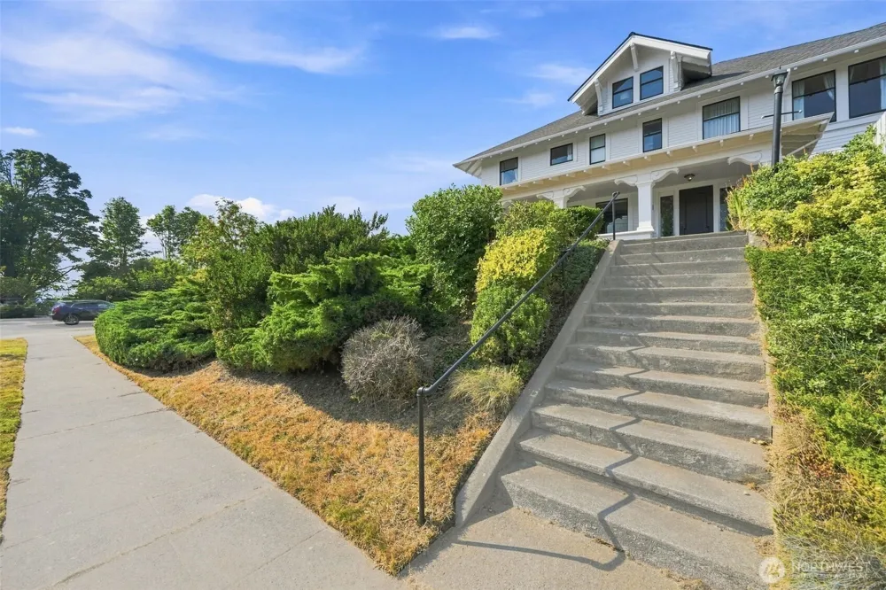 2329 Rucker Avenue Everett, WA 98201