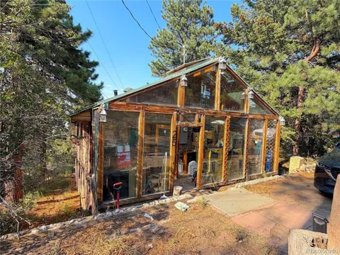 25 Pine Road