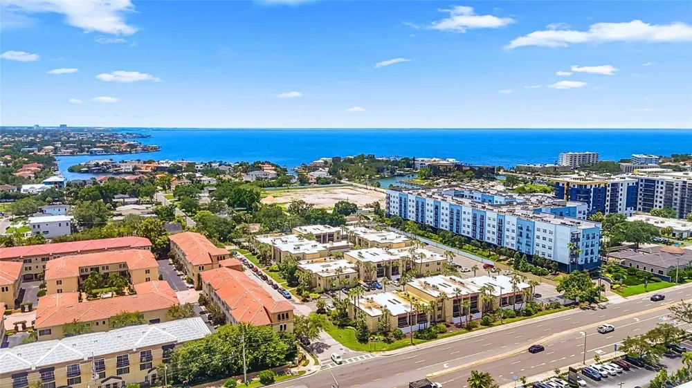5306 SANTA ROSA COURT #143 Tampa, FL 33609