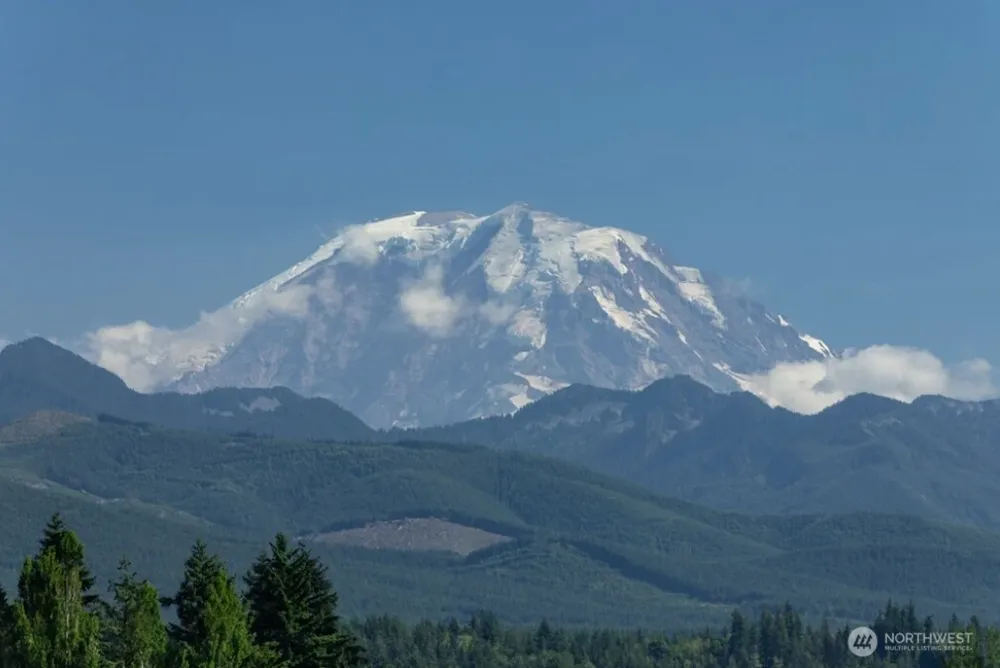 830 Weaver Drive E Enumclaw, WA 98022