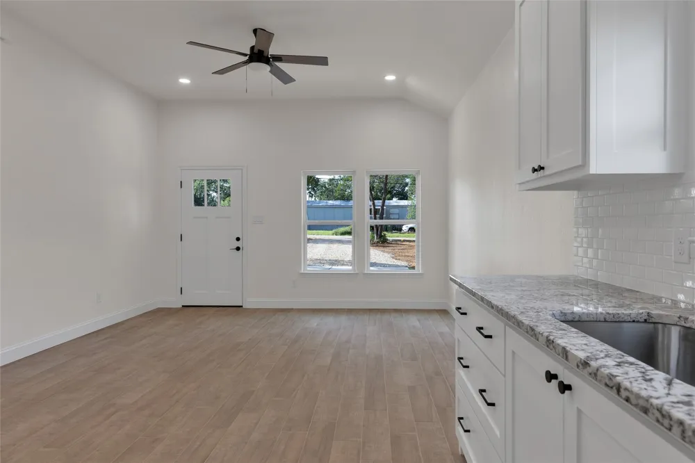 813 SW 28th Street Mineral Wells, TX 76067