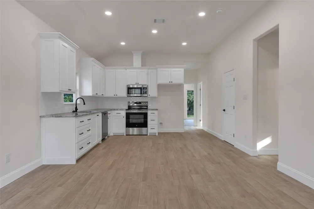 813 SW 28th Street Mineral Wells, TX 76067