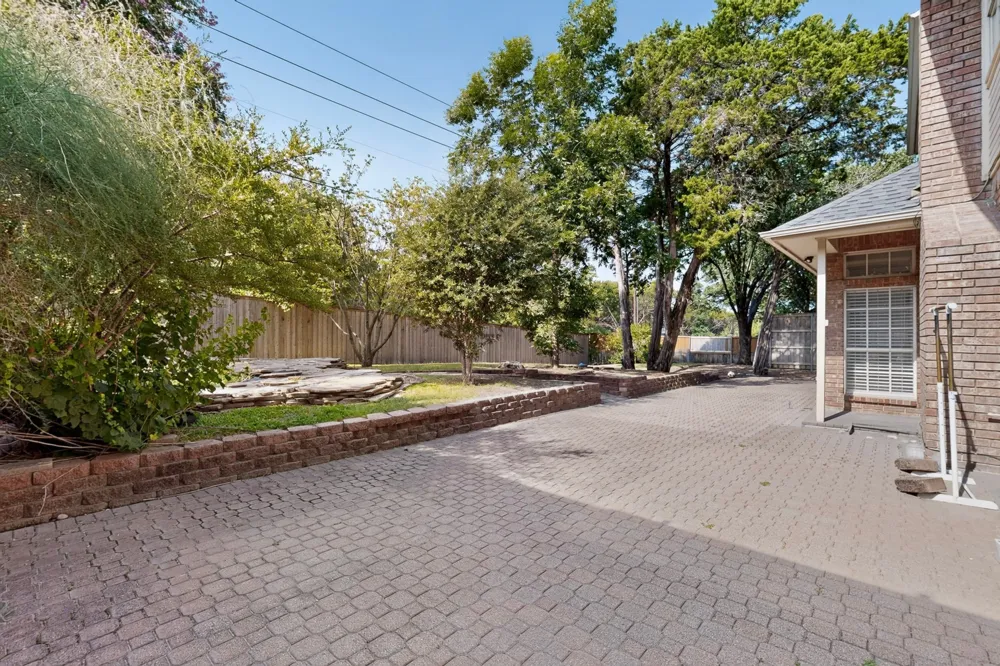 2120 Valley View Drive Cedar Hill, TX 75104