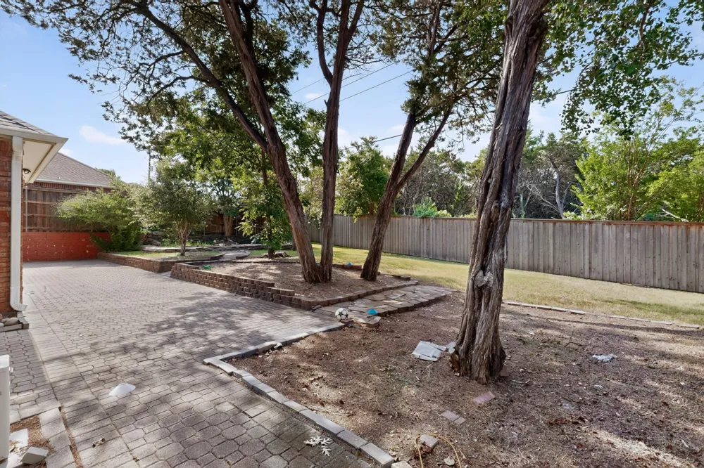 2120 Valley View Drive Cedar Hill, TX 75104