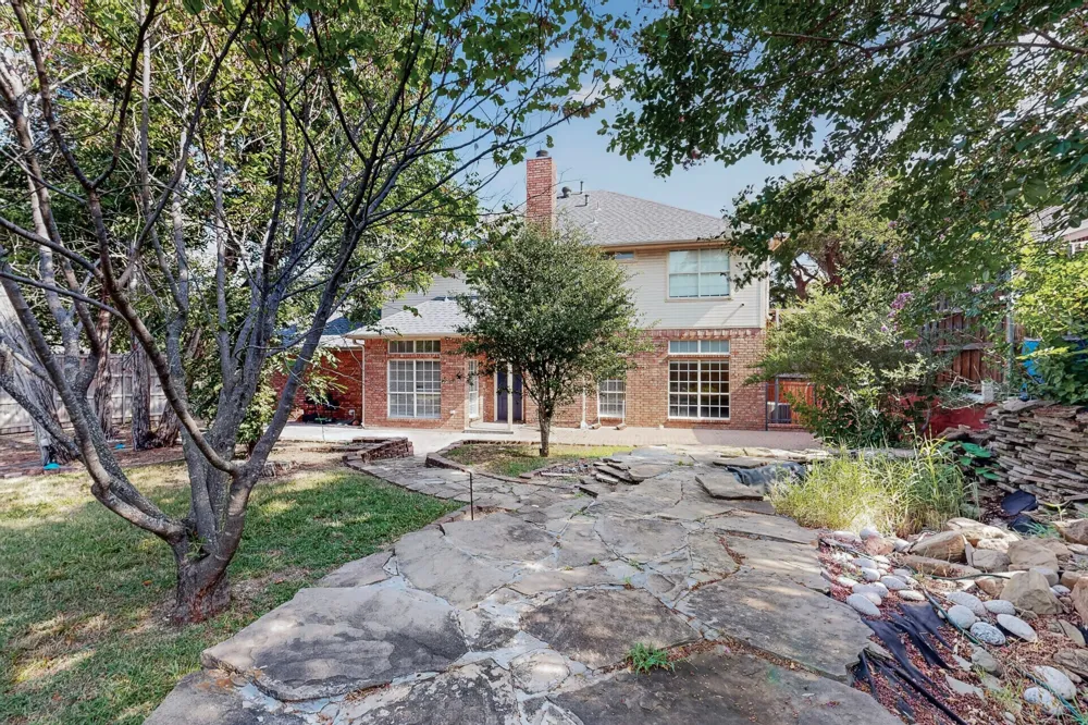 2120 Valley View Drive Cedar Hill, TX 75104