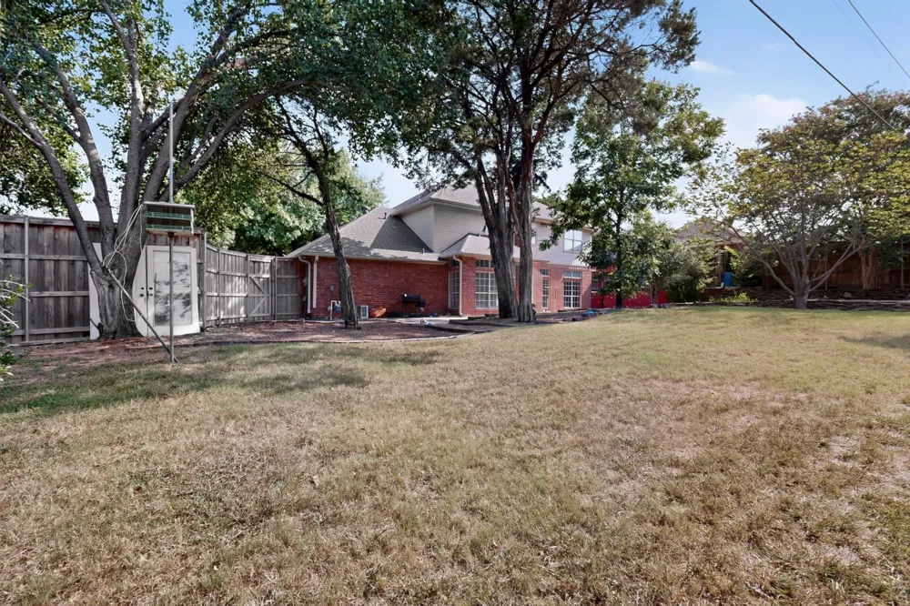 2120 Valley View Drive Cedar Hill, TX 75104