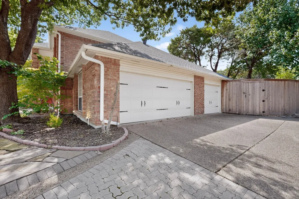 2120 Valley View Drive Cedar Hill, TX 75104