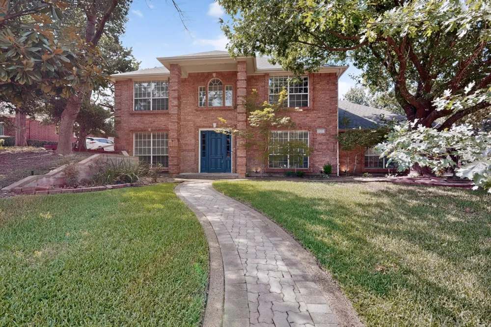 2120 Valley View Drive Cedar Hill, TX 75104