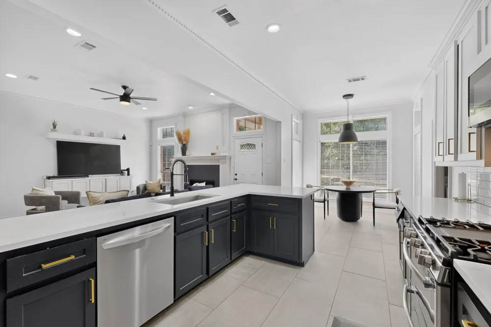 2120 Valley View Drive Cedar Hill, TX 75104