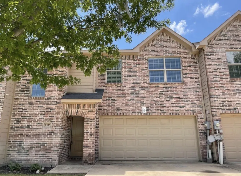 2307 Calendar Court Grand Prairie, TX 75050