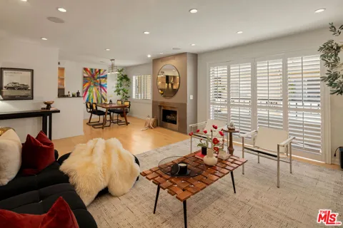 1221 Kings Road
