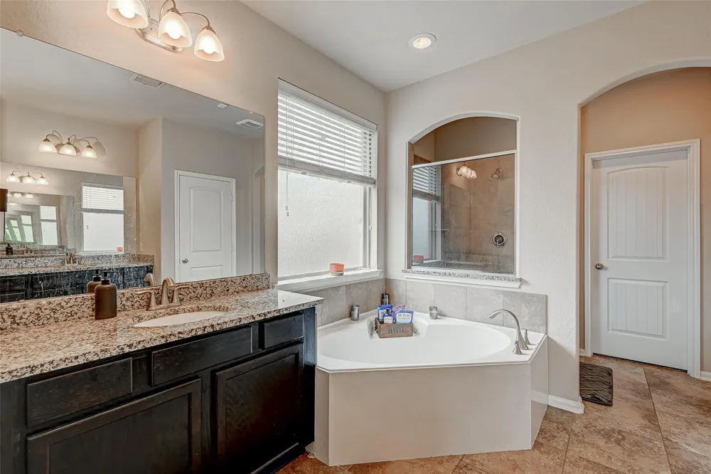 9526 Bonbrook Bend Lane Rosenberg, TX 77469
