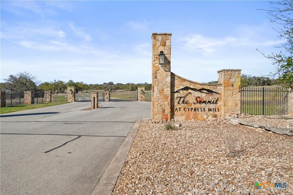 328 Cypress View Drive Johnson City, TX 78636