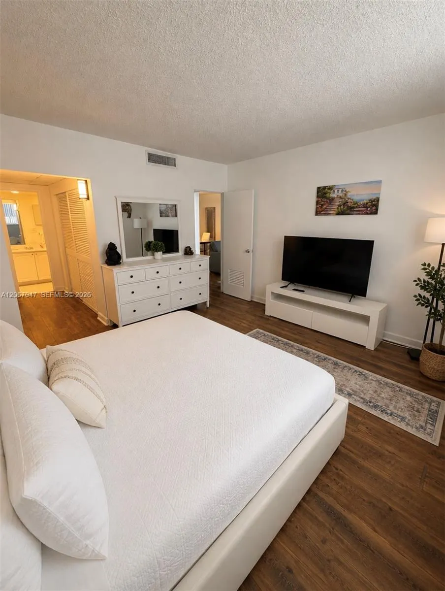 4001 S Ocean Dr #4L Hollywood, FL 33019