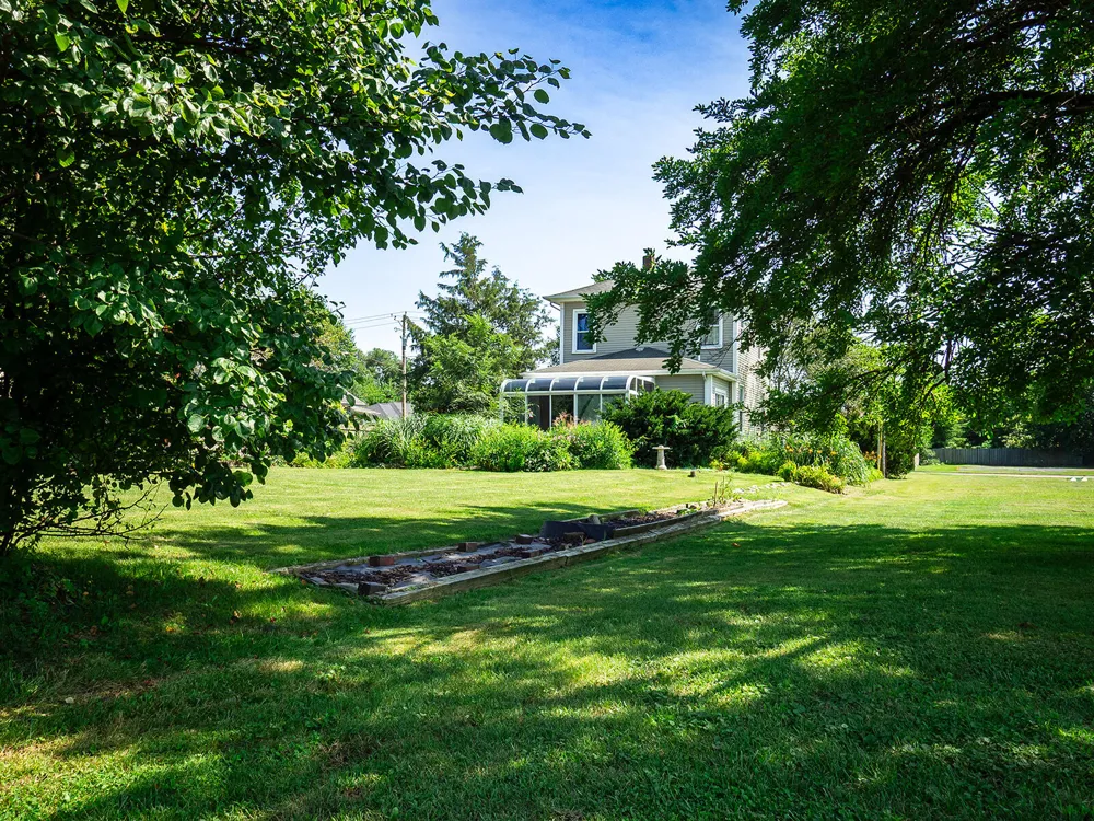 24 W Linden Street W Three Oaks Village, MI 49128