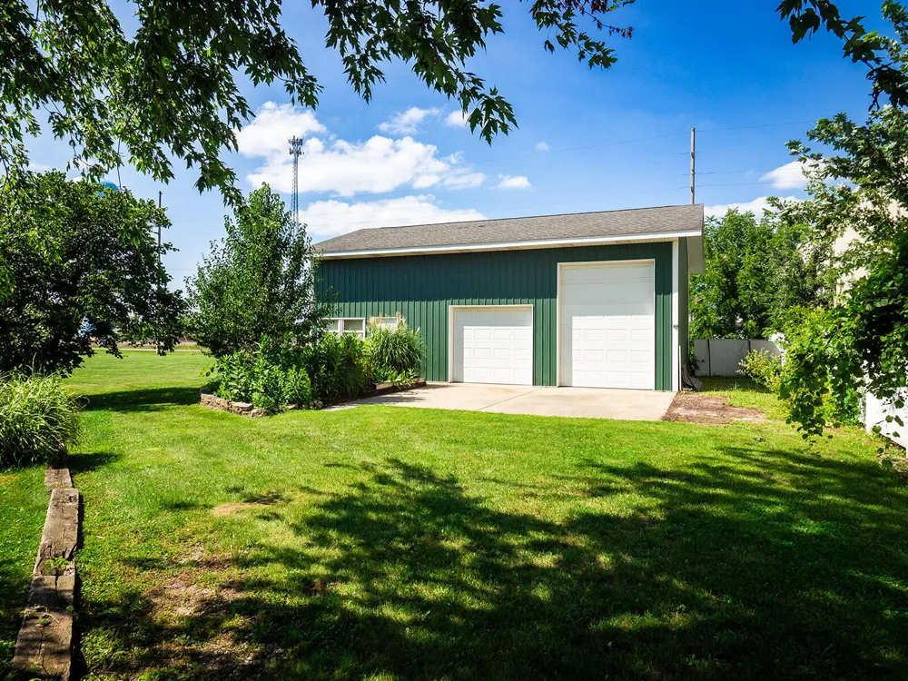 24 W Linden Street W Three Oaks Village, MI 49128