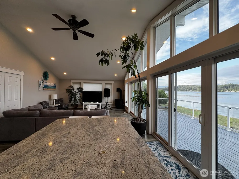 7360 E Grapeview Loop Road Allyn, WA 98524