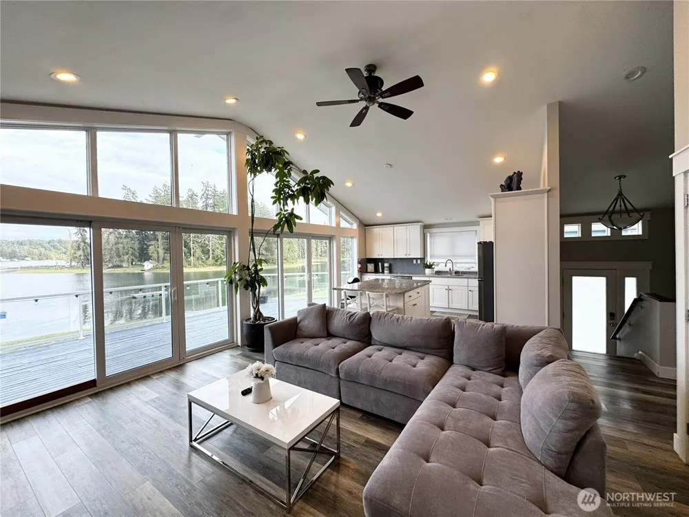 7360 E Grapeview Loop Road Allyn, WA 98524