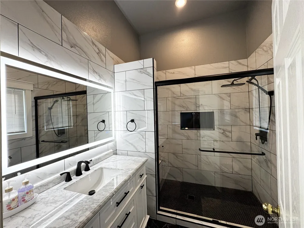 7360 E Grapeview Loop Road Allyn, WA 98524